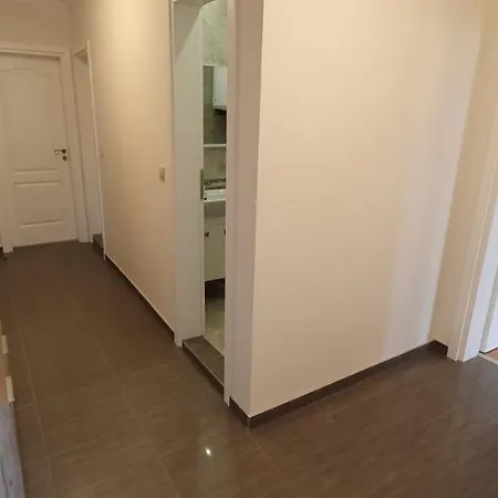 Lux * فارنا