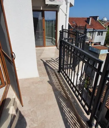 アパート Lux ヴァルナ